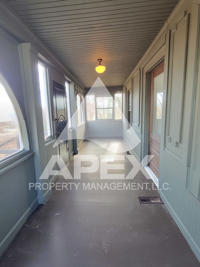 Photo - Charming 3Bd/2 Ba Renovated Craftsman Style Home in the Heart of Alcoa!