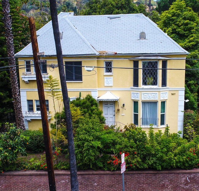 Clover on Carlton - Building Exterior