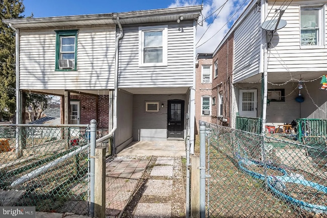 Building Photo - 2 Bantle Row Rental