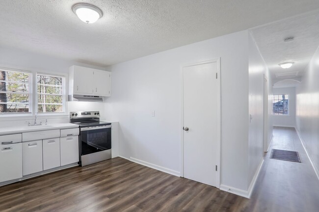 Photo - 528 Springlake Rd Apartment Unit B