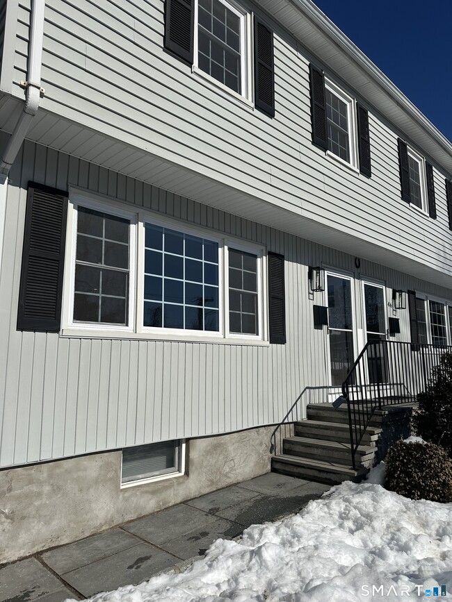 Building Photo - 44 Hillside Ave