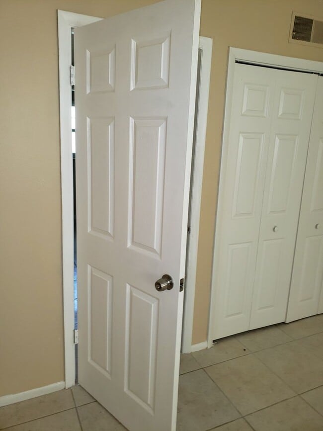 Photo - Nice and Spacious Condo 2Bed/1Bath