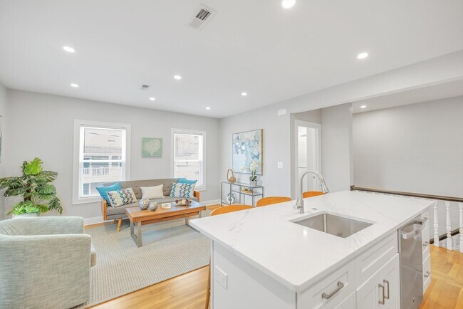 Photo - 58 Constance Rd Unit 2