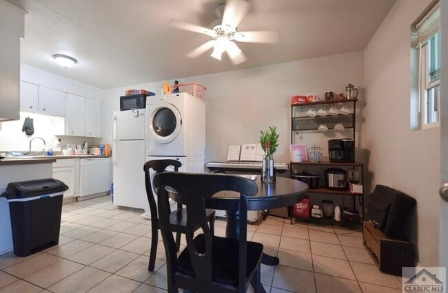 Photo - 195 Hilltop Rd Unit A