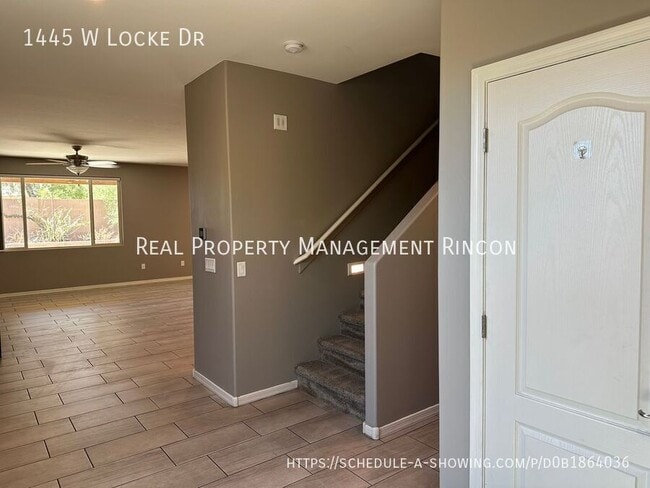 Photo - 1445 W Locke Dr