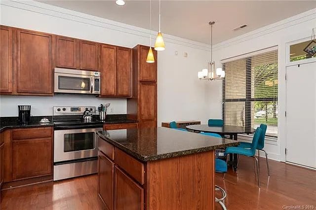 Photo - 3206 Noda Blvd