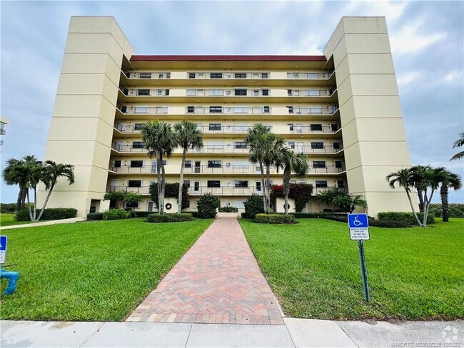 Building Photo - 7420 S Ocean Dr Unit 811C Rental