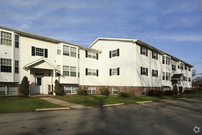 Carriage Hill Apartments - Carriage Hill Apartments
