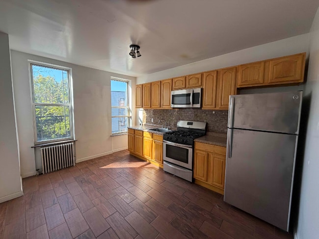 Photo - 52 Irving Ave Unidad 3R