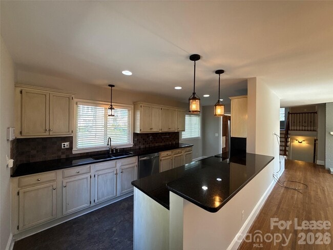 Photo - 2821 Sunset Dr