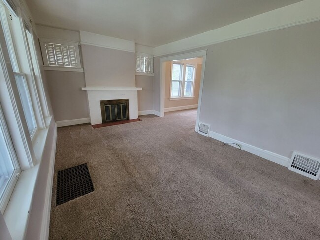 Photo - AVAILABLE JUNE - 3 BED 1 BATH NEAR CAMPUS
