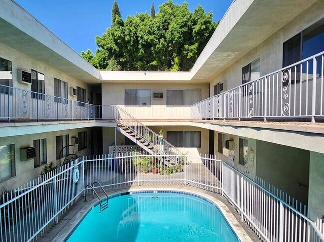 Photo - 235 S Rampart Blvd