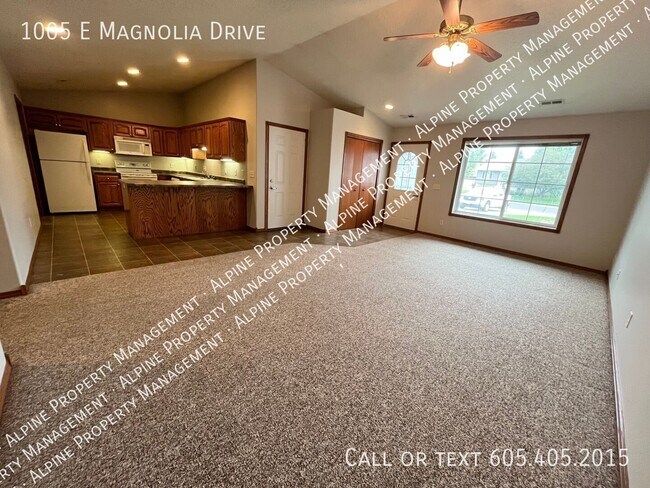 Photo - 1005 Magnolia Dr