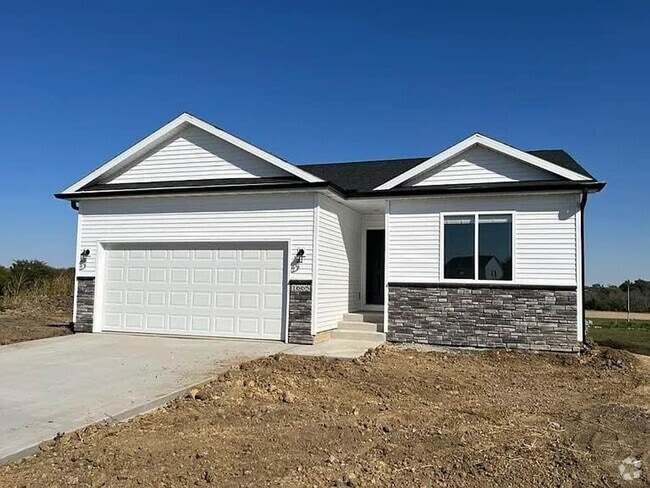 Building Photo - Family Home in Altoona - Available Now!