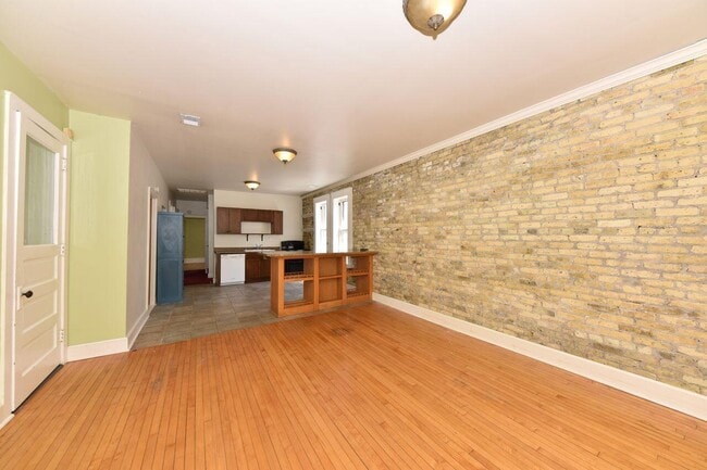 Photo - 2772 N Bremen St