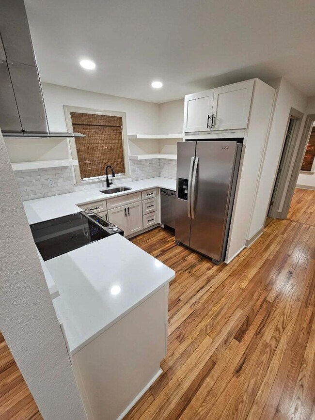 Photo - 152 E Orange St