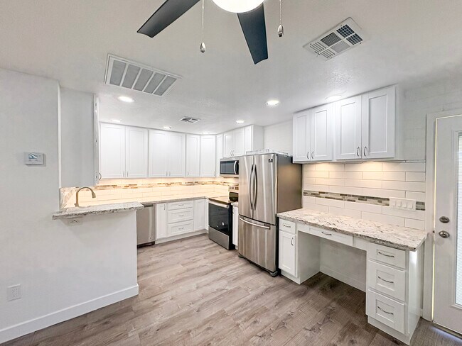 Photo - 2737 E Glenrosa Ave Unit 7