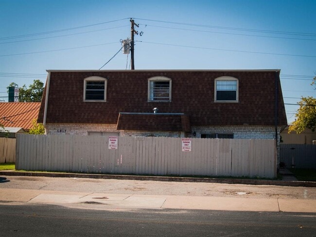 Building Photo - 1737 Wooten Park Dr