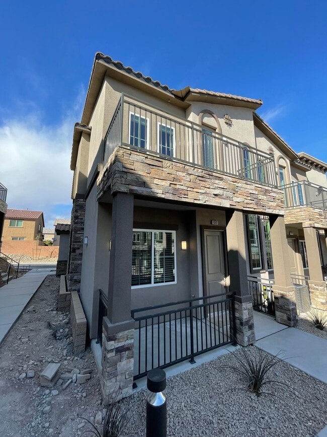 Beautiful Townhome in Providence Gated Com... - Beautiful Townhome in Providence Gated Com...