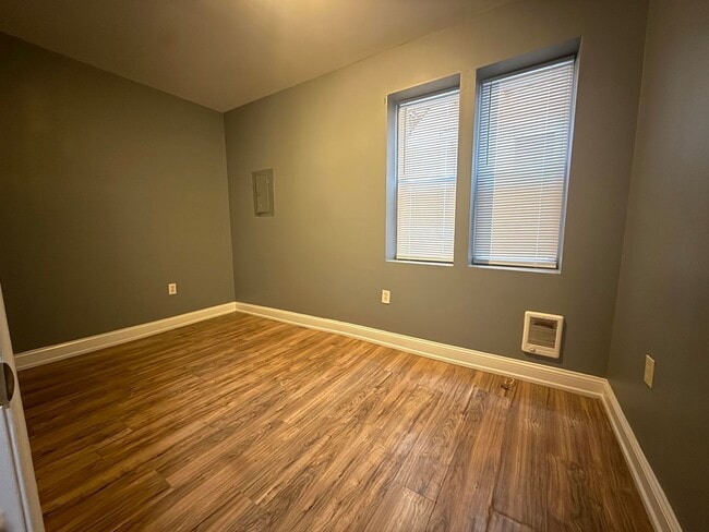 Photo - 334 N 62nd St Unidad 1