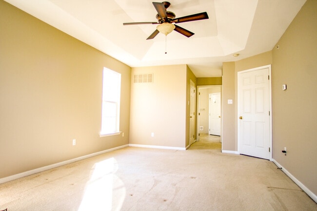 Photo - 137 Fringetree Dr