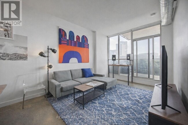 Photo - 510 King St E Unit 719