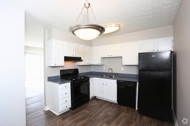 Brookfield Park Townhomes & Apartments