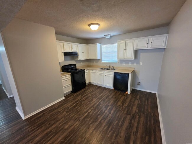 Photo - 1000 Lehman Dr
