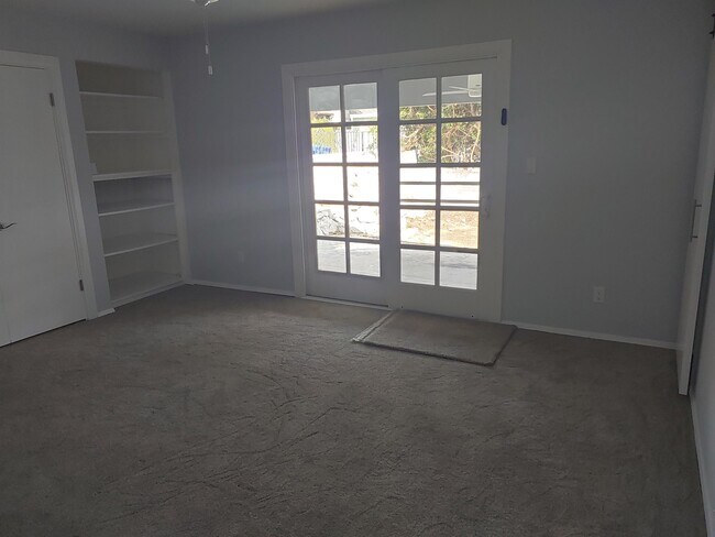 Photo - 259-261 Sturtevant Dr