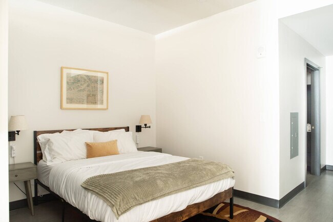Photo - 333 W State St Unidad SI ID1568808P