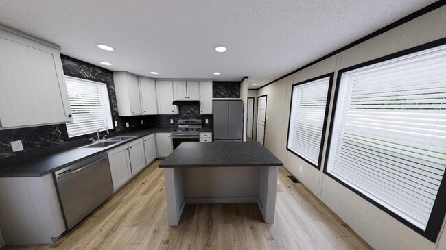 Building Photo - 2446 Poplar Dr