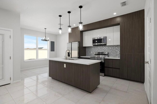 Photo - 5405 N Crown Pt