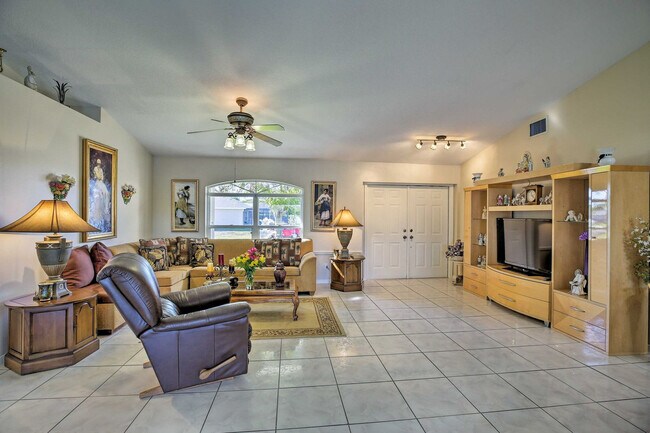 421 SE 4th Pl Unit SI ID1545723P