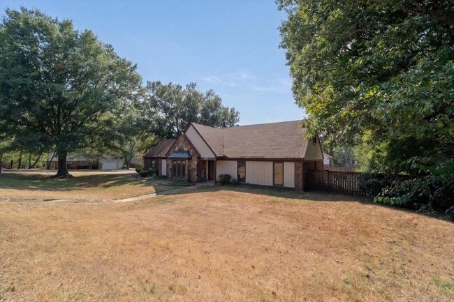 2777 Hacks Cross Rd