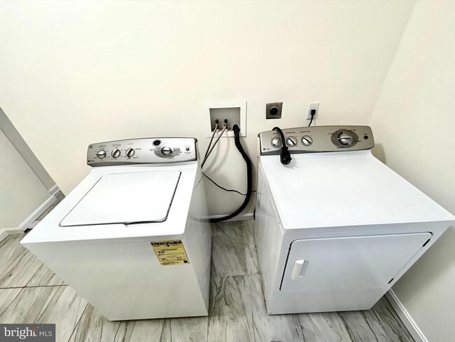 Building Photo - 2000 McHenry St