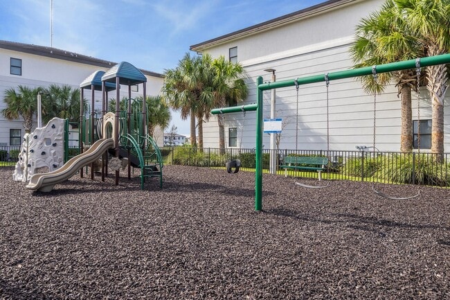 Vista Lago Apartments