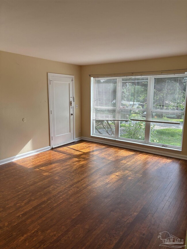 Photo - 5095 Crestwood Rd