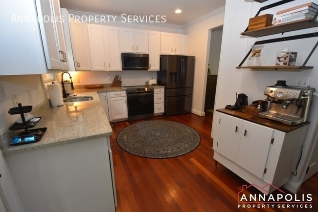 Photo - 3294 Stepney St