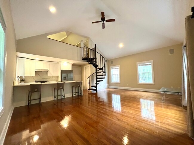 Photo - 18 W Haviland Ln