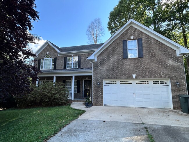 Building Photo - PFAFFTOWN, NC! Lochurst neighborhood. Reagan HS! 5 bedroom, 4.5 bathrooms, over 5k sq ft