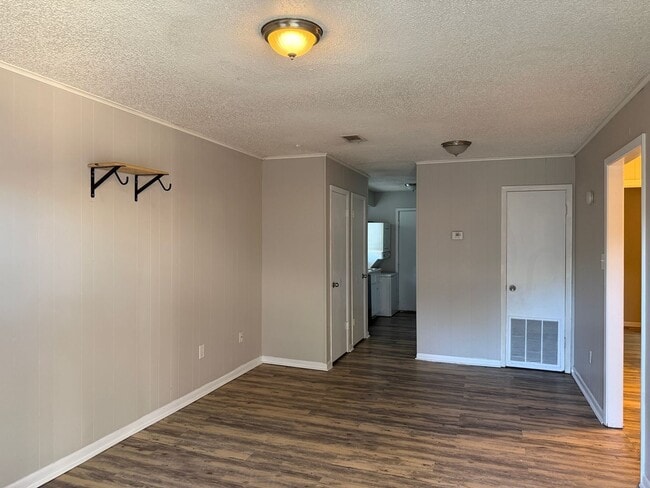 Photo - 707 Meadowbrook St Unit B