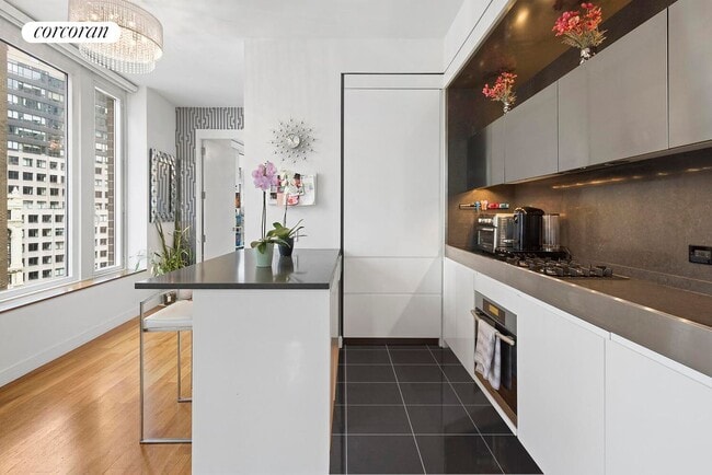 Photo - 15 S William St