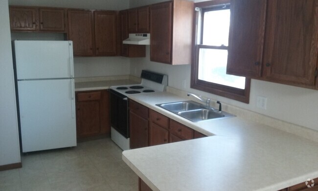 Building Photo - 1505 W Veterans Pkwy Rental