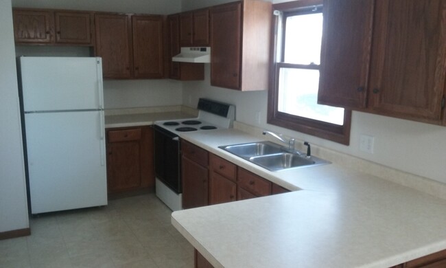 Photo - 1505 W Veterans Pkwy Townhome