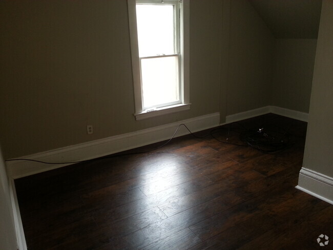 Building Photo - 918 Fulton St SE Unit 2 Rental