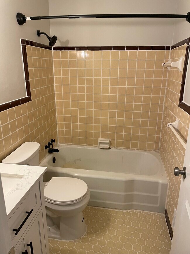 Photo - 1164 Longshore Dr