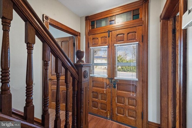 Photo - 923 N Main St