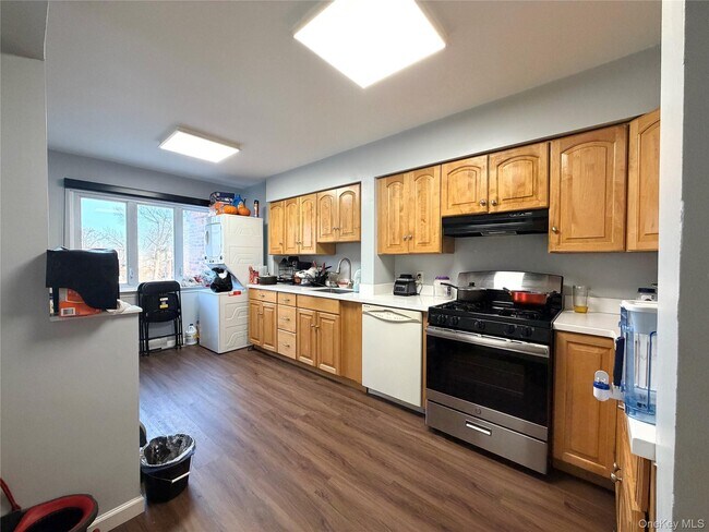 Building Photo - 27-30-30 Francis Lewis Blvd