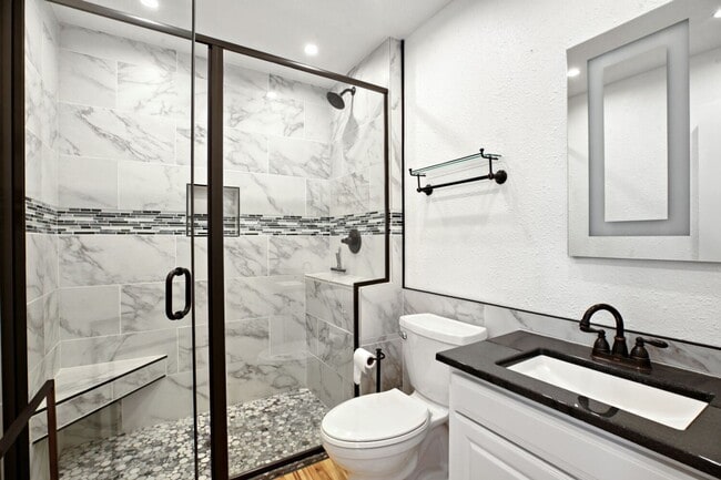 Photo - Beautiful Longmont Home with Modern Updates & Spacious Living. Available NOW!