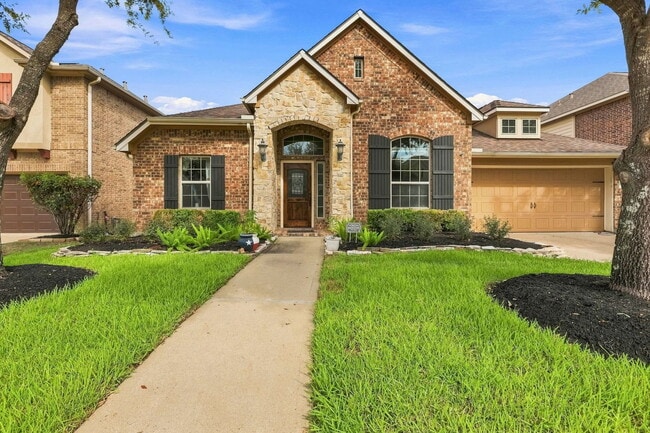 17915 Creek Bluff Ln